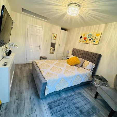 Private Guest House/Annexe 索尔福德 外观 照片