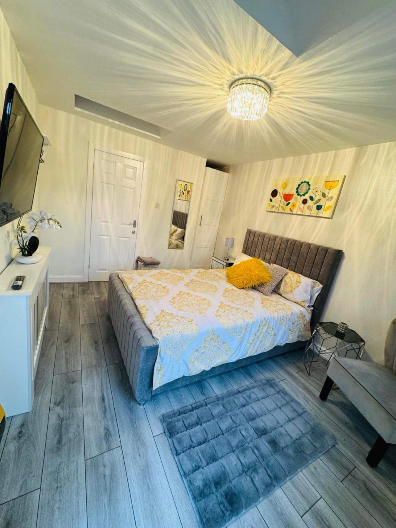 Private Guest House/Annexe 索尔福德 外观 照片